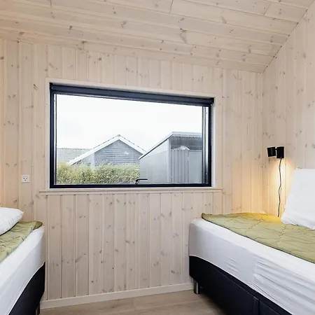 Holiday Idestrup Xxii