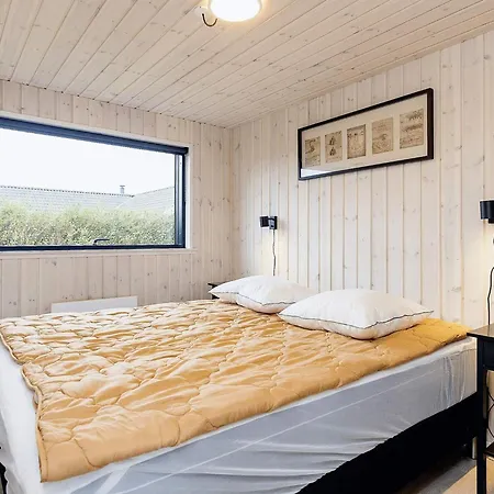 Holiday Idestrup Xxii *
